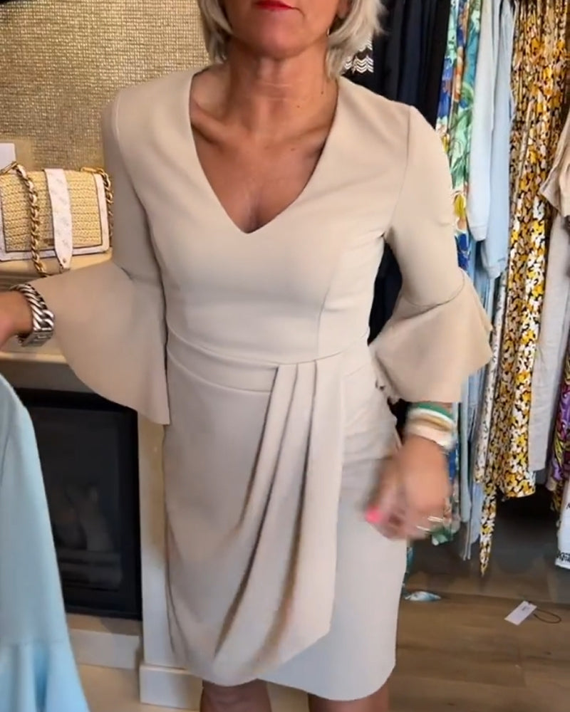 Bell sleeve v-neck pleated dress