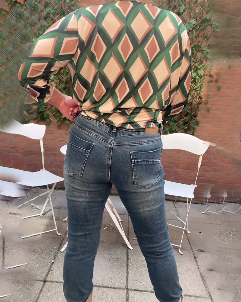 V-neck diamond print top