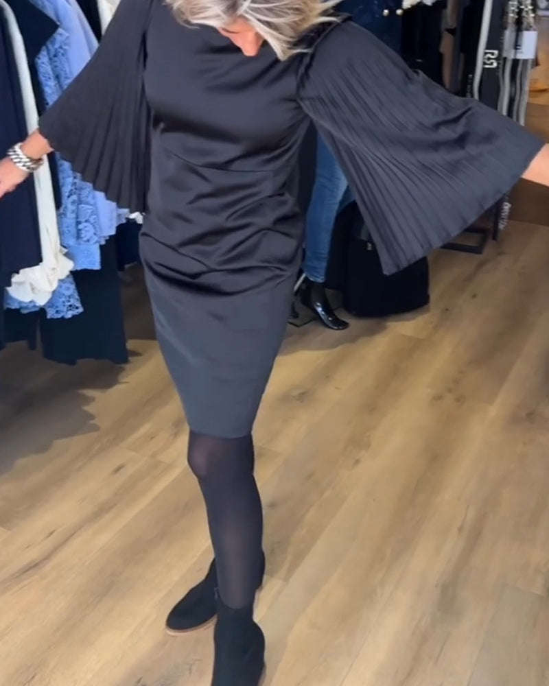 Bell sleeve round neck dress